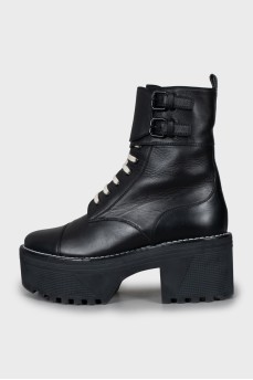 Leather boots with high soles