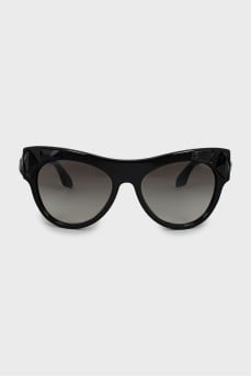 Sunglasses with rhinestones