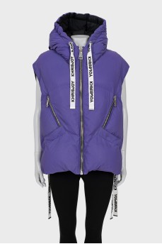 Loose-fitting vest with hood