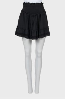Fitted skirt with lace inserts
