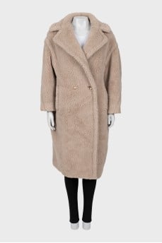 Beige fur coat made of wool and silk