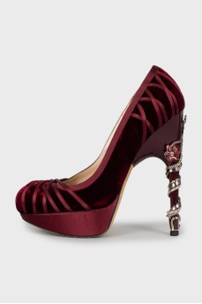 Velour shoes with heels and decor