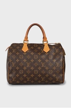 Speedy bag with branded hardware