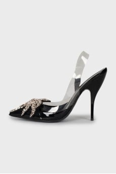 Leather shoes with rhinestones