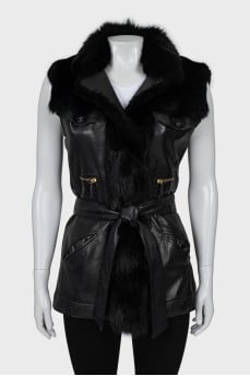 Leather vest with fox fur