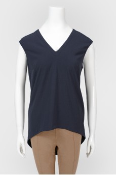 Asymmetric top with V-cutting