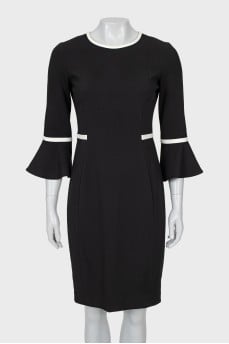 Dress with frills on the sleeves in black