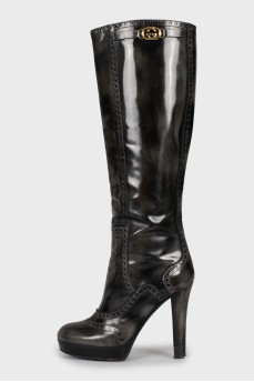 Leather boots with perforation