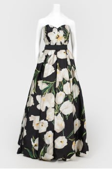 Lush dress in flowers