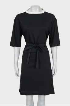 Dress with a cutout on the back