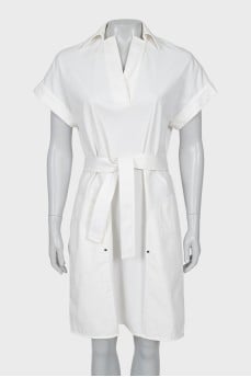 Straight cut dress with short sleeves
