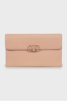 Leather clutch Vlogo
