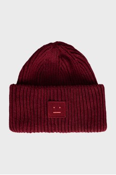 Woolen hat with patch