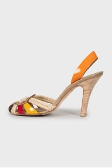 Leather sandals with braided toe