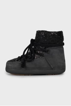 Insulated boots decorated with sequins