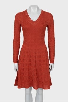V-neck fitted dress