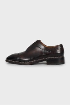 Men's shoes with raised seams