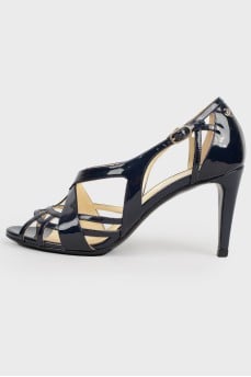 Varnish blue sandals