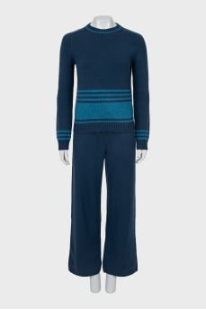 Cashmere jumper and trousers suit