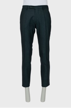Men's green trousers with arrows