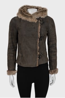 Short brown leather sheepskin coat