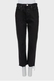 Jeans with raw edges