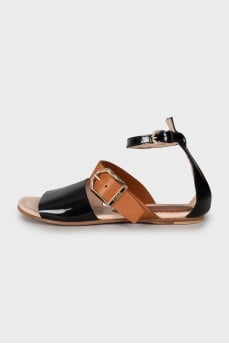 Leather sandals with strap