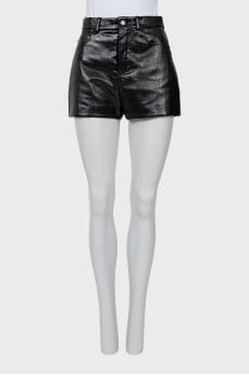 Patent leather shorts in black