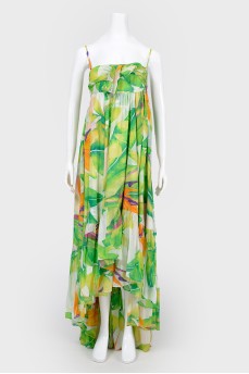 Green dress to the floor