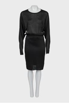Bodycon dress with a cutout on the back