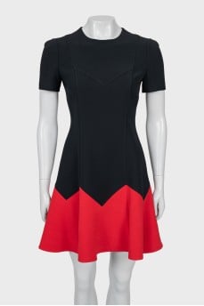 Fitted dress with accent hem