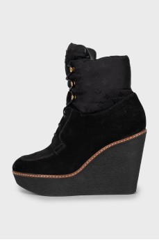 Wedge boots made of textile and suede
