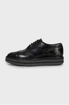 Men's shoes in military print