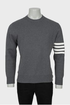 Men's jumper with stripes on the sleeve