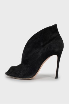 Suede open top shoes