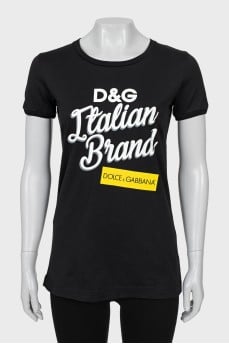 Black fitted t-shirt
