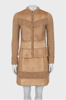Brown suit with leather elements