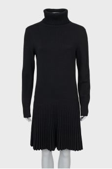 Cashmere dress with pleats