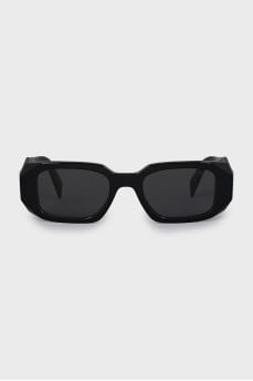 Rectangular sunglasses with wide temples