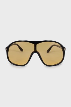 Sunglasses with yellow lenses