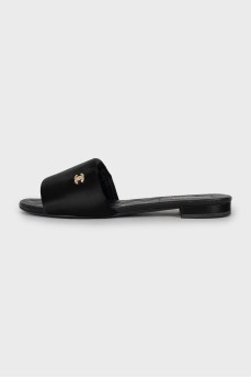 Textile flip flops with golden logo