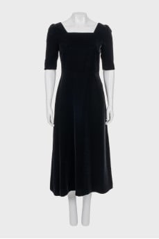 Black velvet dress