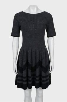 Fitted dress made of wool and cashmere
