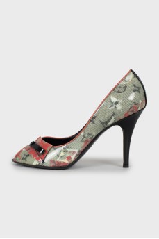 Printed open toe shoes