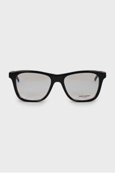 Black wayfarer frames with tag