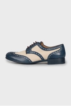 Brogues made of textile and leather