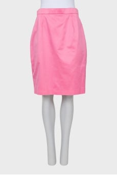 Straight pink skirt
