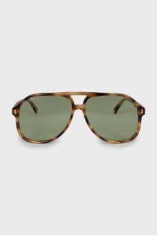 Aviator sunglasses with tint