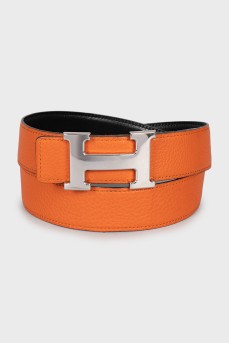 Reversible leather belt with signature buckle