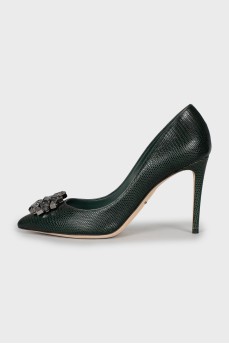 Leather shoes with green rhinestones